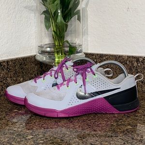 Nike women’s Metcon 1 training shoes